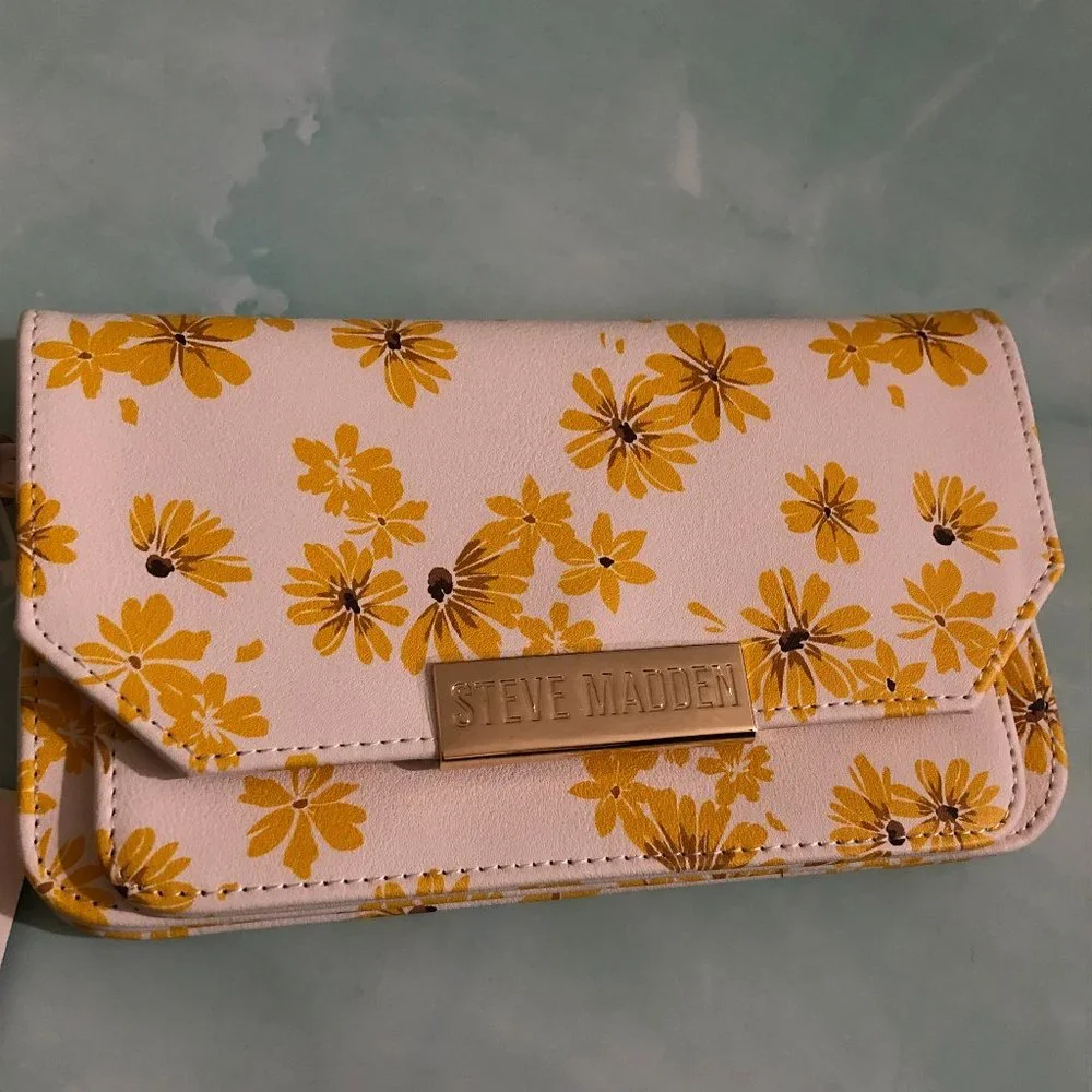 Flap Wristlet STEVE MADDEN Beautiful Yellow Floral & Functionality - Picture 5 of 16
